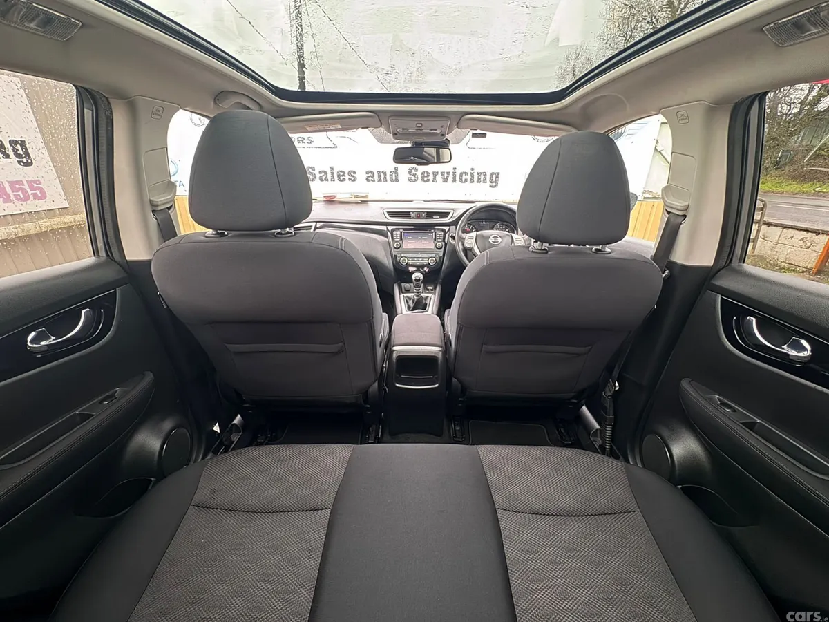 Nissan Qashqai Hatchback, Petrol, 2015, Grey