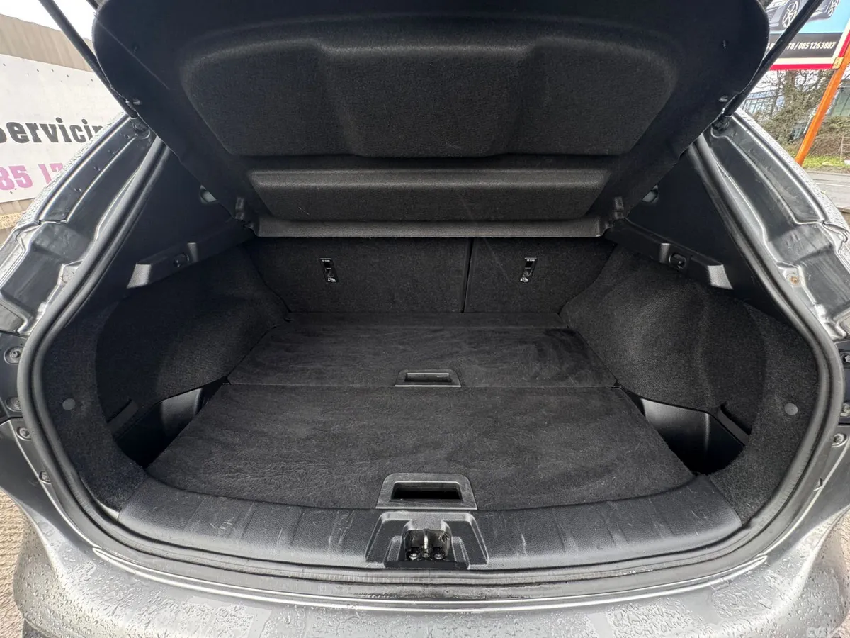 Nissan Qashqai Hatchback, Petrol, 2015, Grey