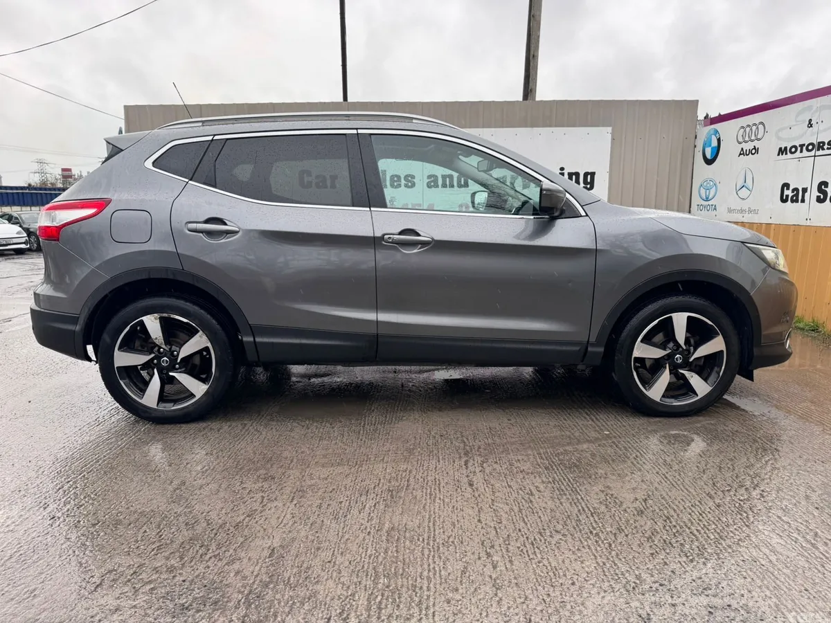 Nissan Qashqai Hatchback, Petrol, 2015, Grey