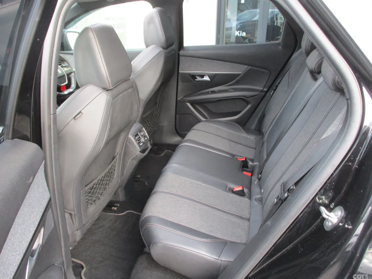 Peugeot 3008 MPV, Diesel, 2018, Black
