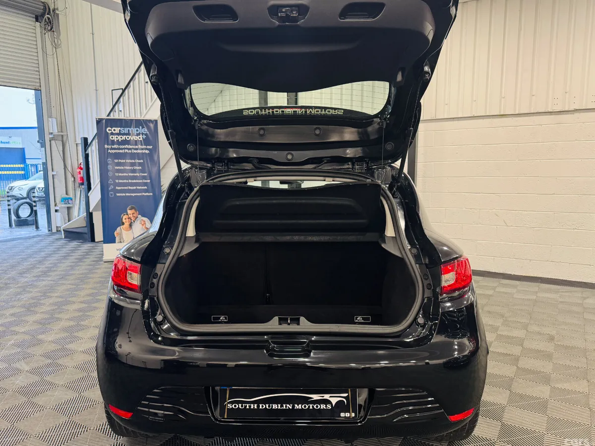 Renault Clio Hatchback, Petrol, 2016, Black