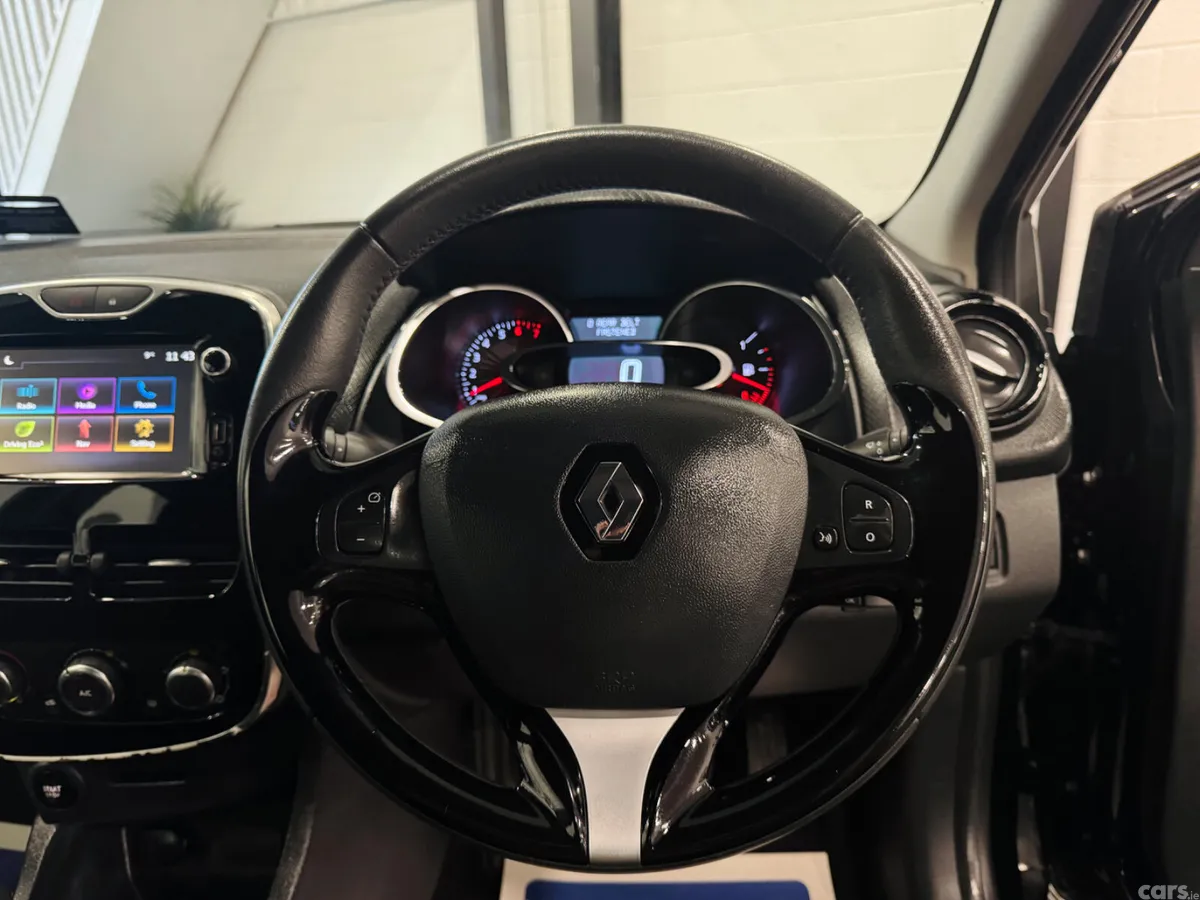 Renault Clio Hatchback, Petrol, 2016, Black