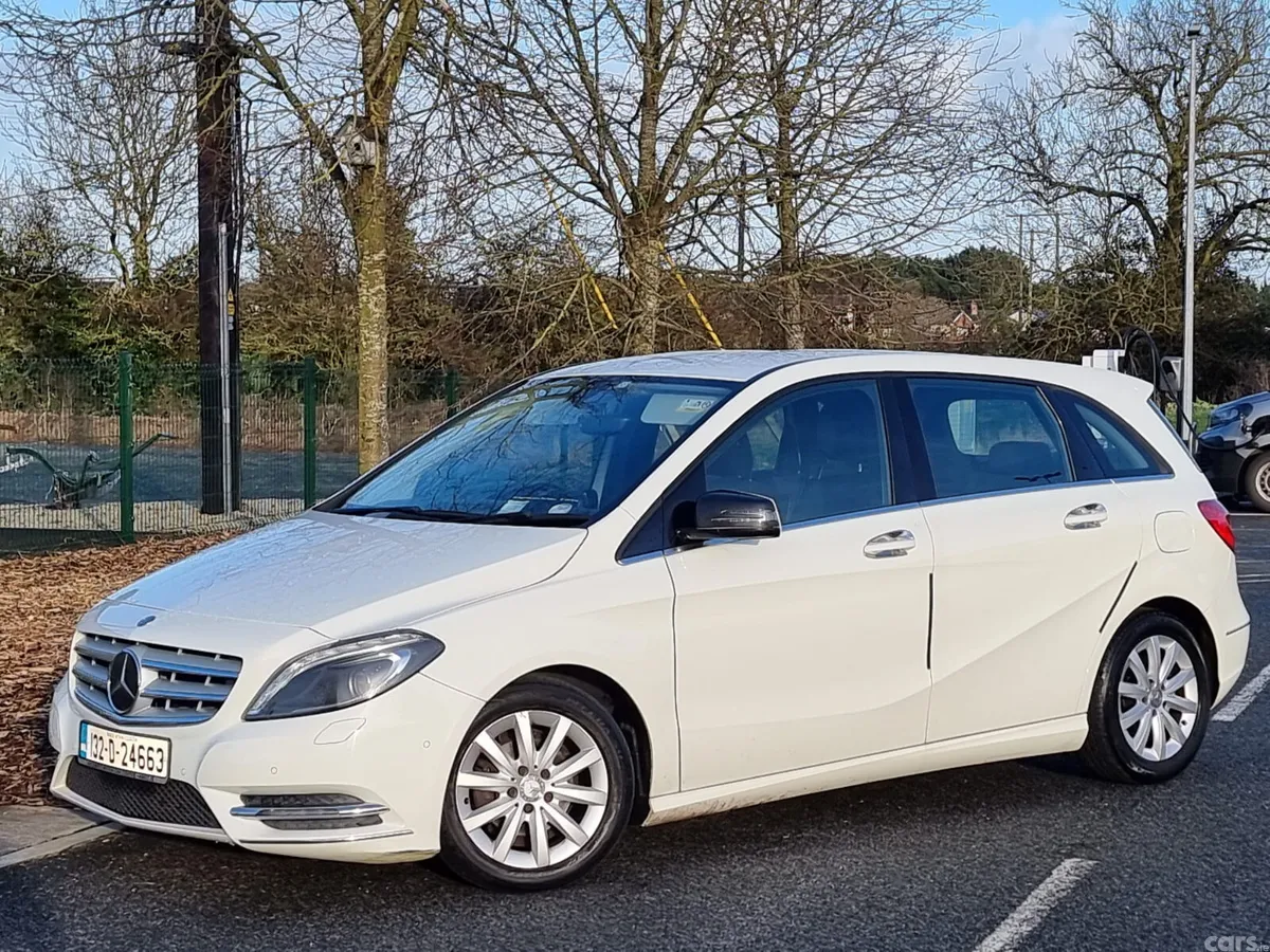 Mercedes-Benz B-Class MPV, Petrol, 2013, White