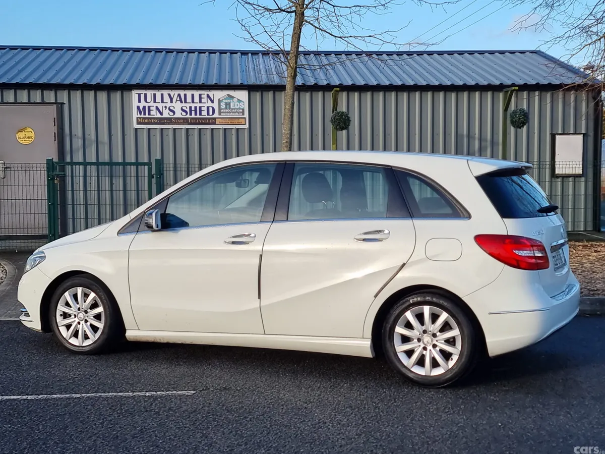 Mercedes-Benz B-Class MPV, Petrol, 2013, White