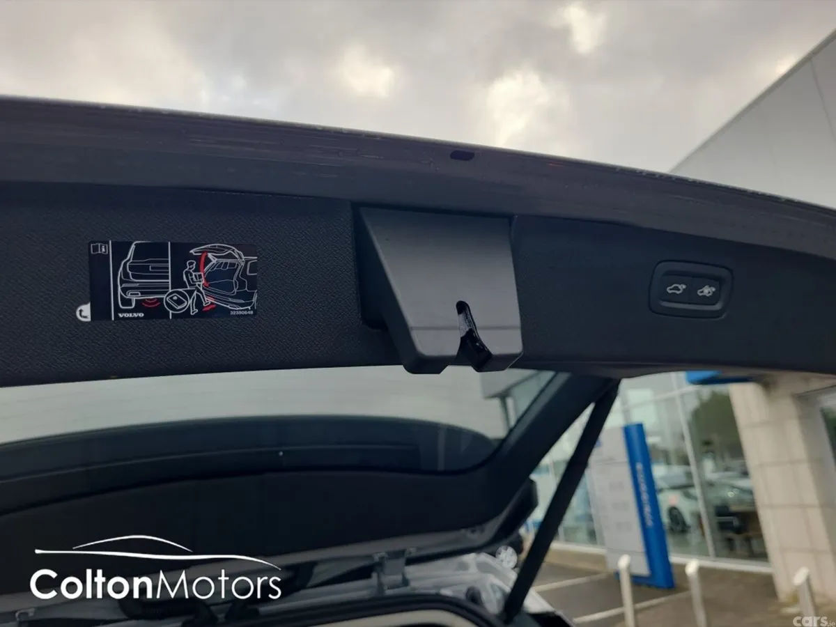 Volvo XC90 SUV, Petrol Plug-in Hybrid, 2025, Grey