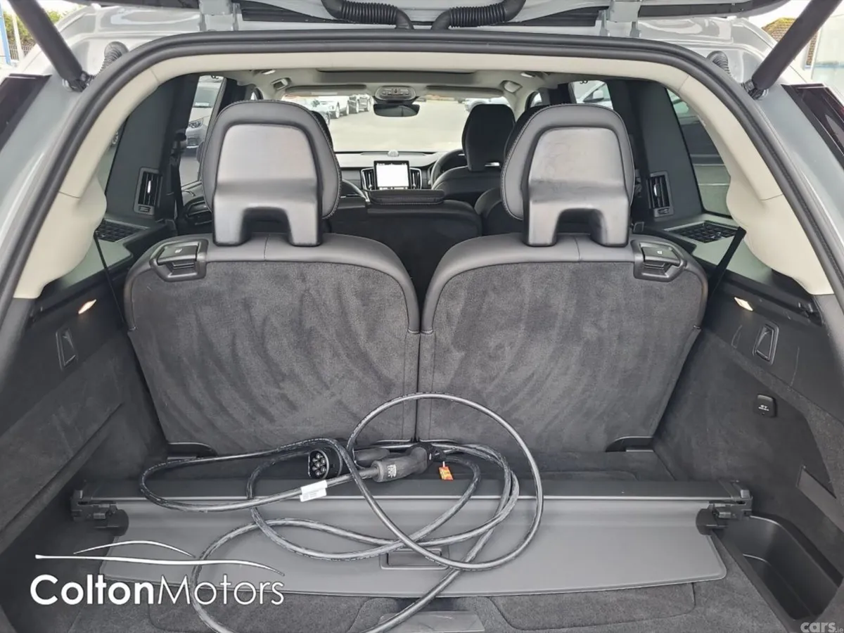 Volvo XC90 SUV, Petrol Plug-in Hybrid, 2025, Grey