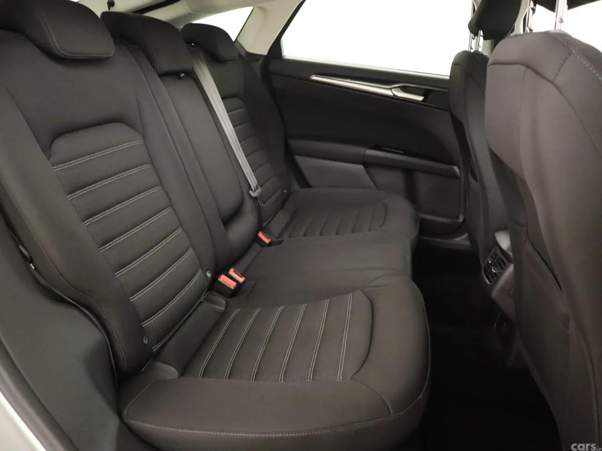 Ford Mondeo Hatchback, Diesel, 2020, Silver