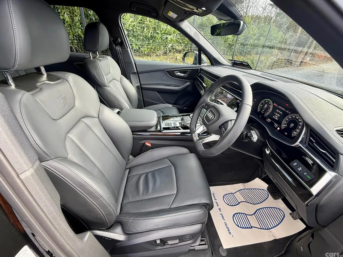Audi Q7 SUV, Petrol Plug-in Hybrid, 2024, Black
