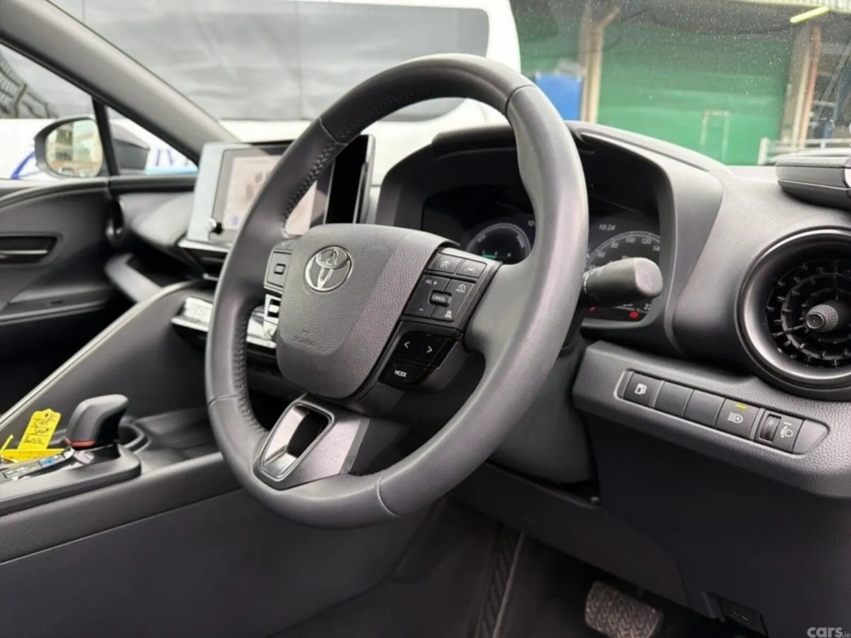 Toyota C-HR SUV, Petrol Hybrid, 2024, Purple