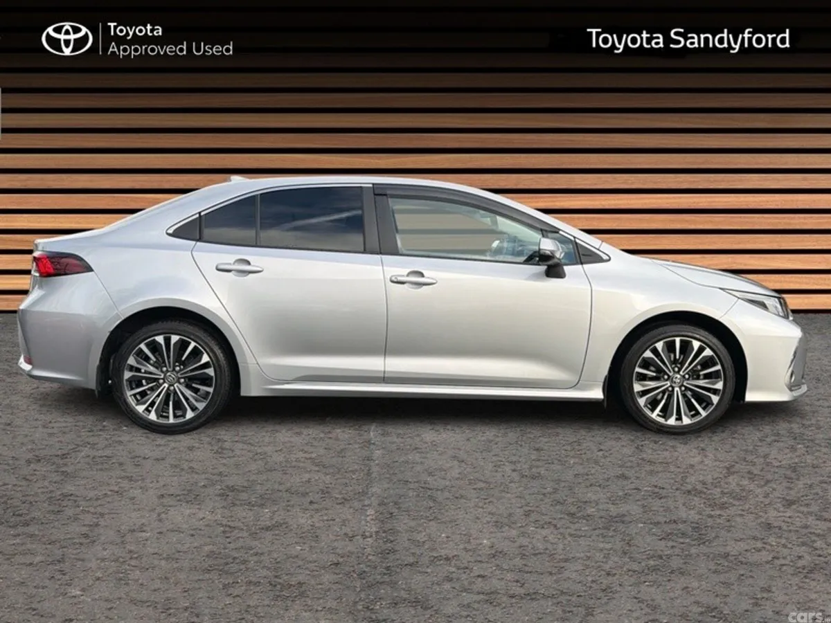 Toyota Corolla Saloon, Petrol Hybrid, 2025, Silver