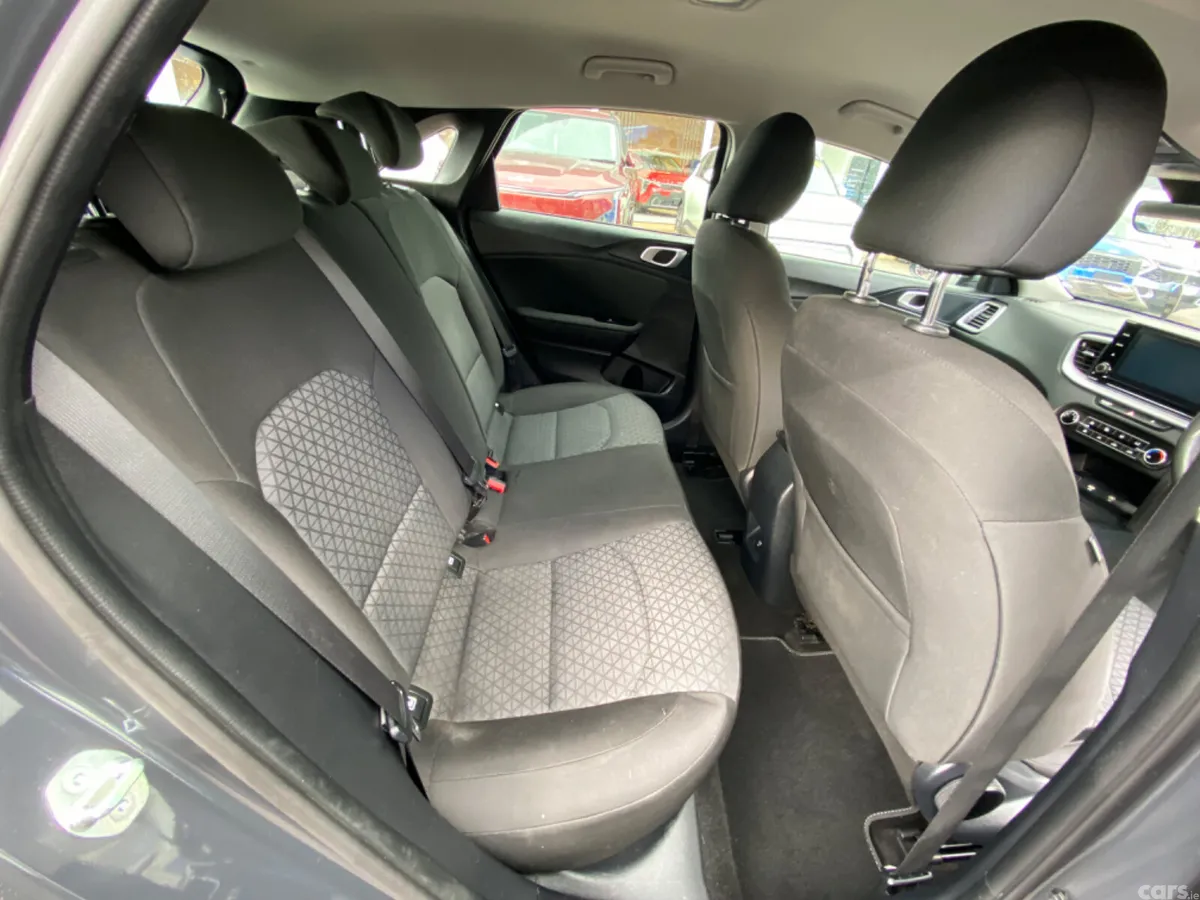 Kia Ceed Hatchback, Diesel Hybrid, 2024, Grey