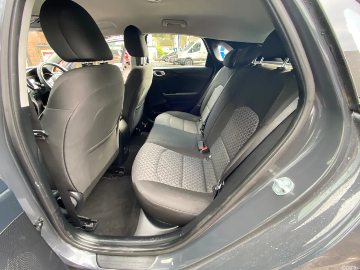 Kia Ceed Hatchback, Diesel Hybrid, 2024, Grey
