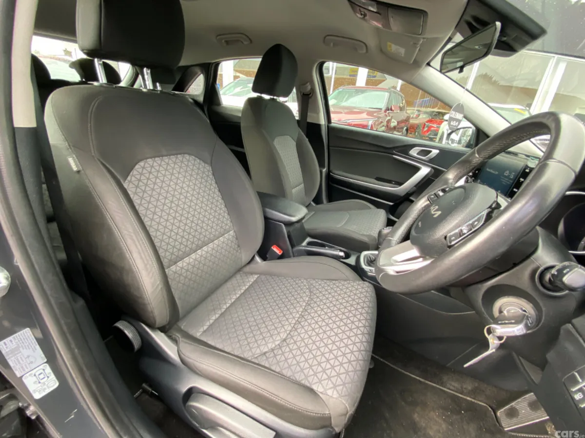 Kia Ceed Hatchback, Diesel Hybrid, 2024, Grey