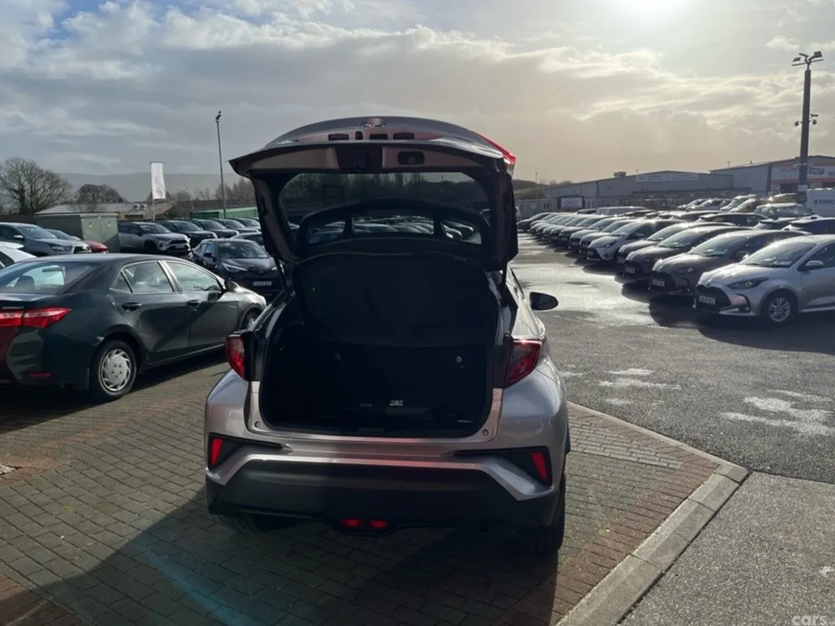 Toyota C-HR SUV, Petrol Hybrid, 2022, Grey