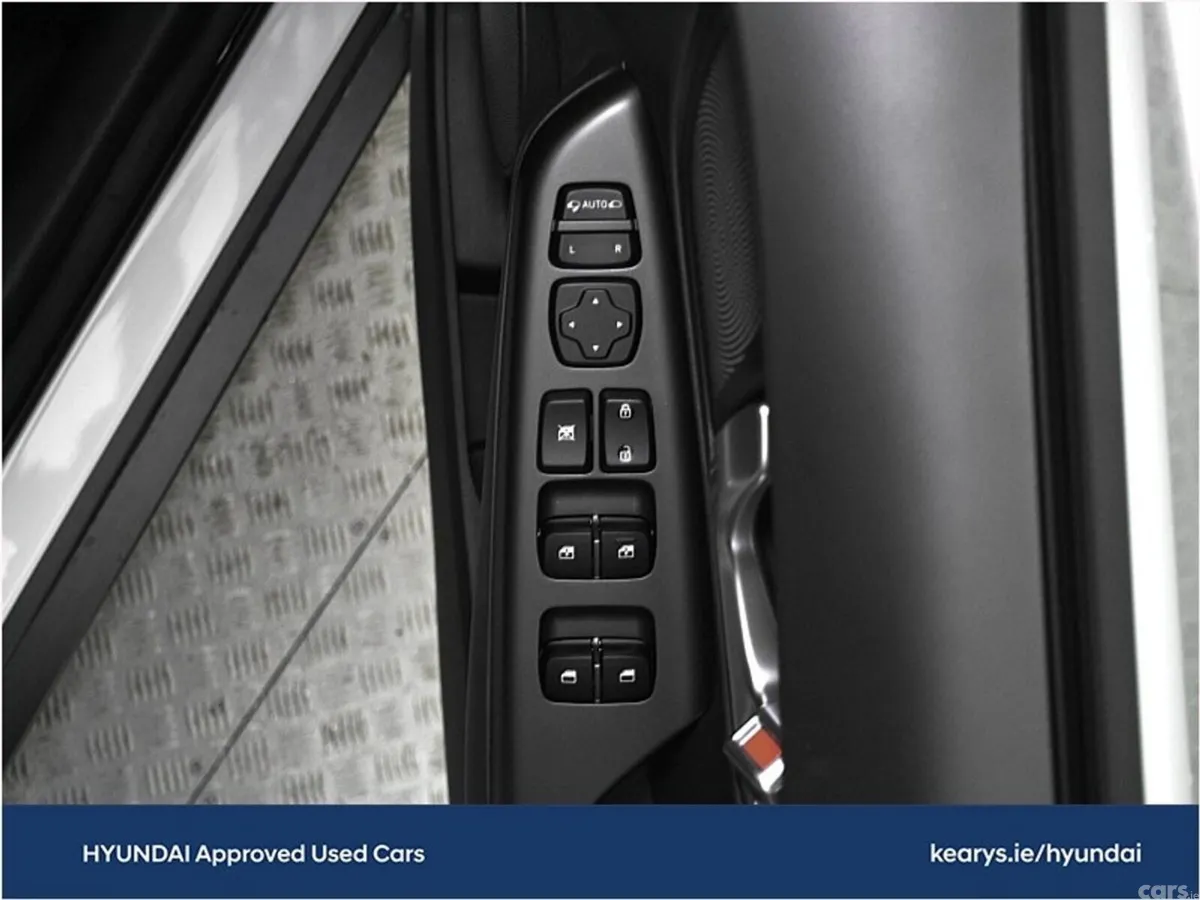 Hyundai KONA SUV, Electric, 2023, White