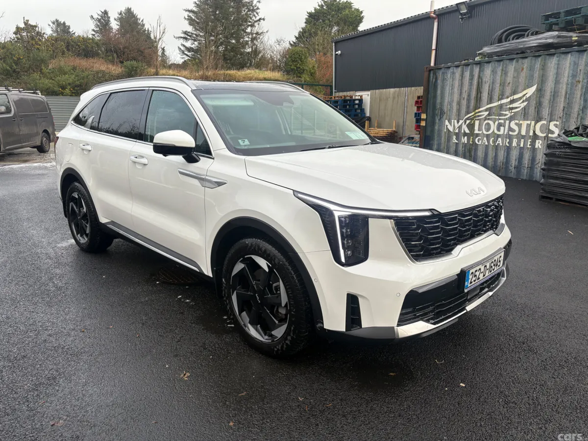 Kia Sorento SUV, Petrol Plug-in Hybrid, 2025, White