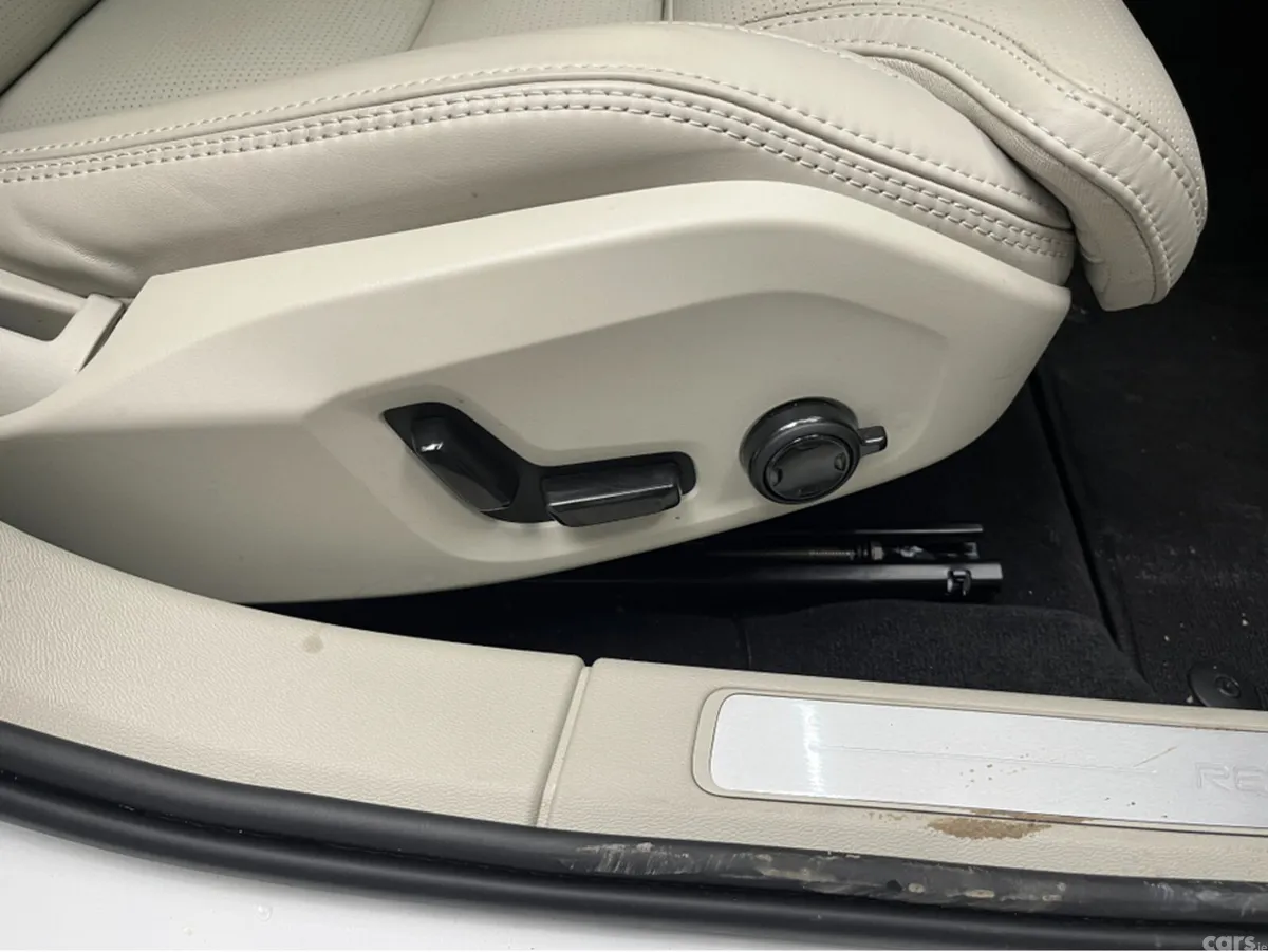 Volvo V60 Estate, Petrol Plug-in Hybrid, 2024, White