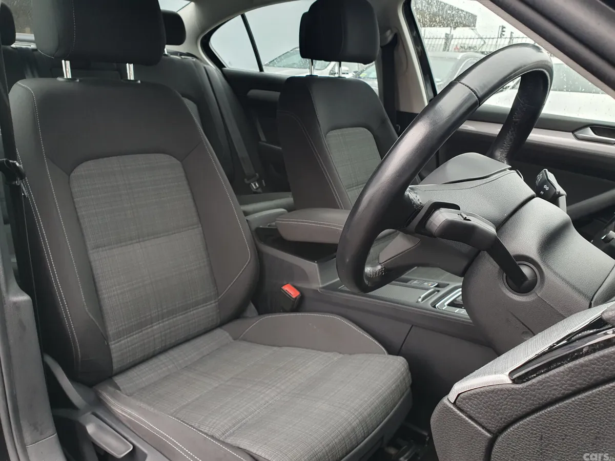 Volkswagen Passat Saloon, Diesel, 2021, Black