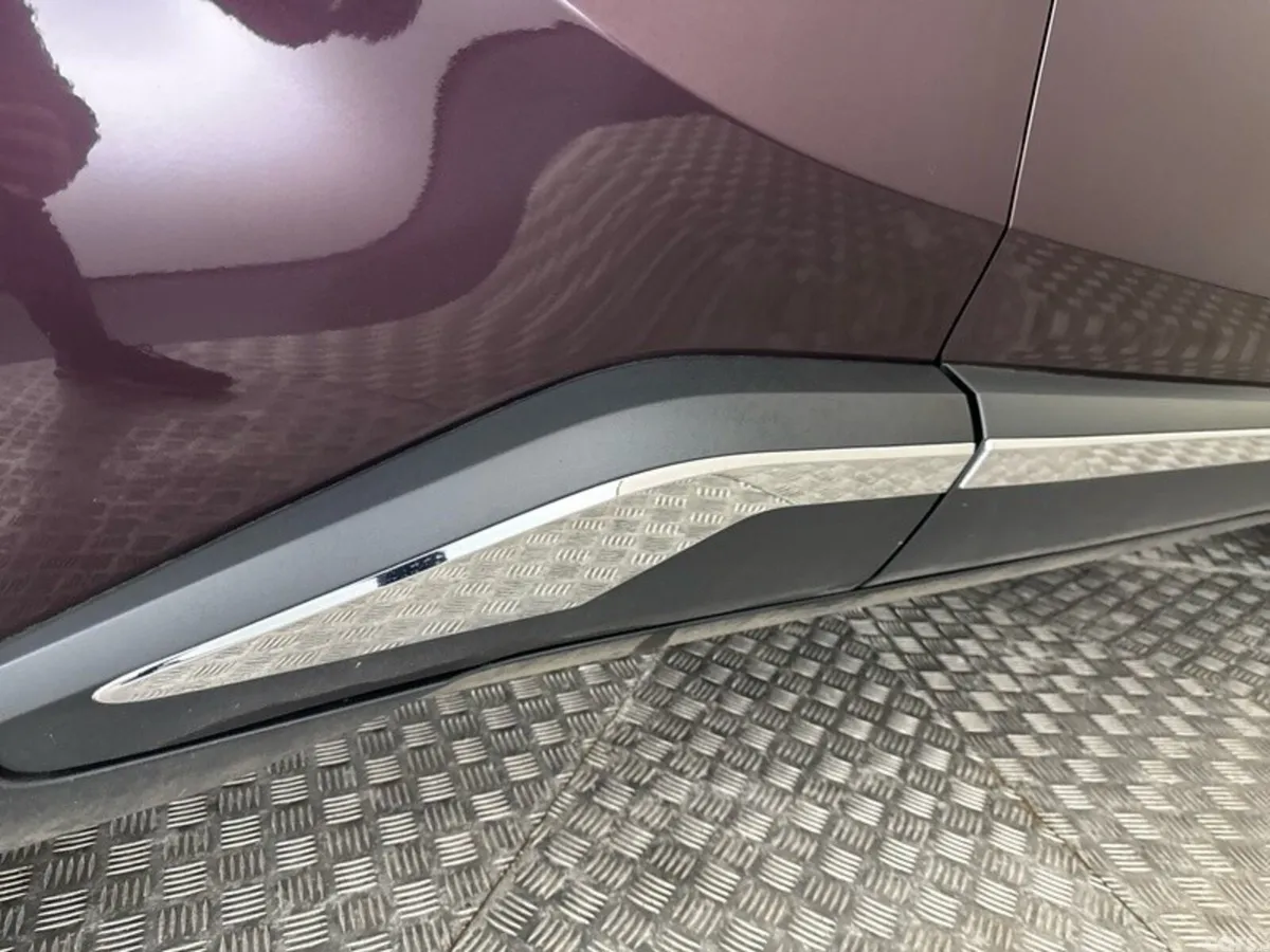 Toyota C-HR SUV, Petrol Hybrid, 2023, Purple
