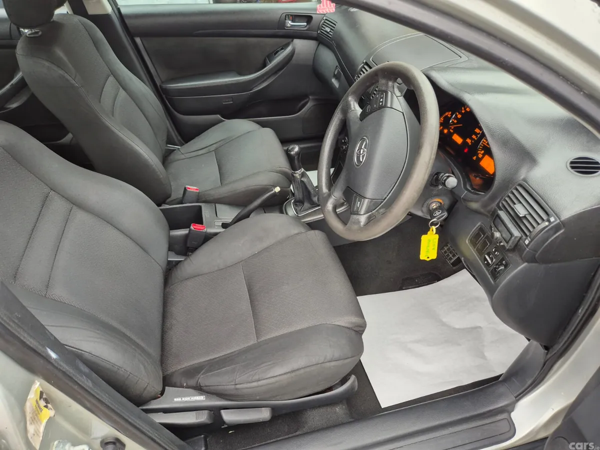 Toyota Avensis Saloon, Petrol, 2008, Silver