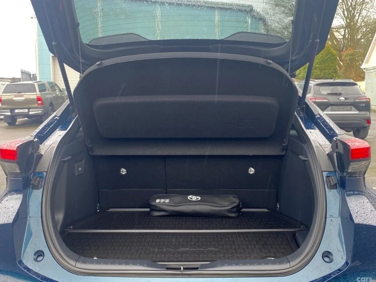 Toyota C-HR Hatchback, Petrol Plug-in Hybrid, 2025, Blue