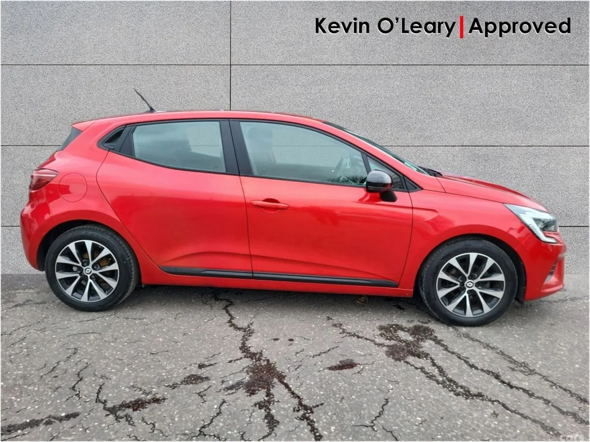 Renault Clio Hatchback, Petrol, 2023, Red