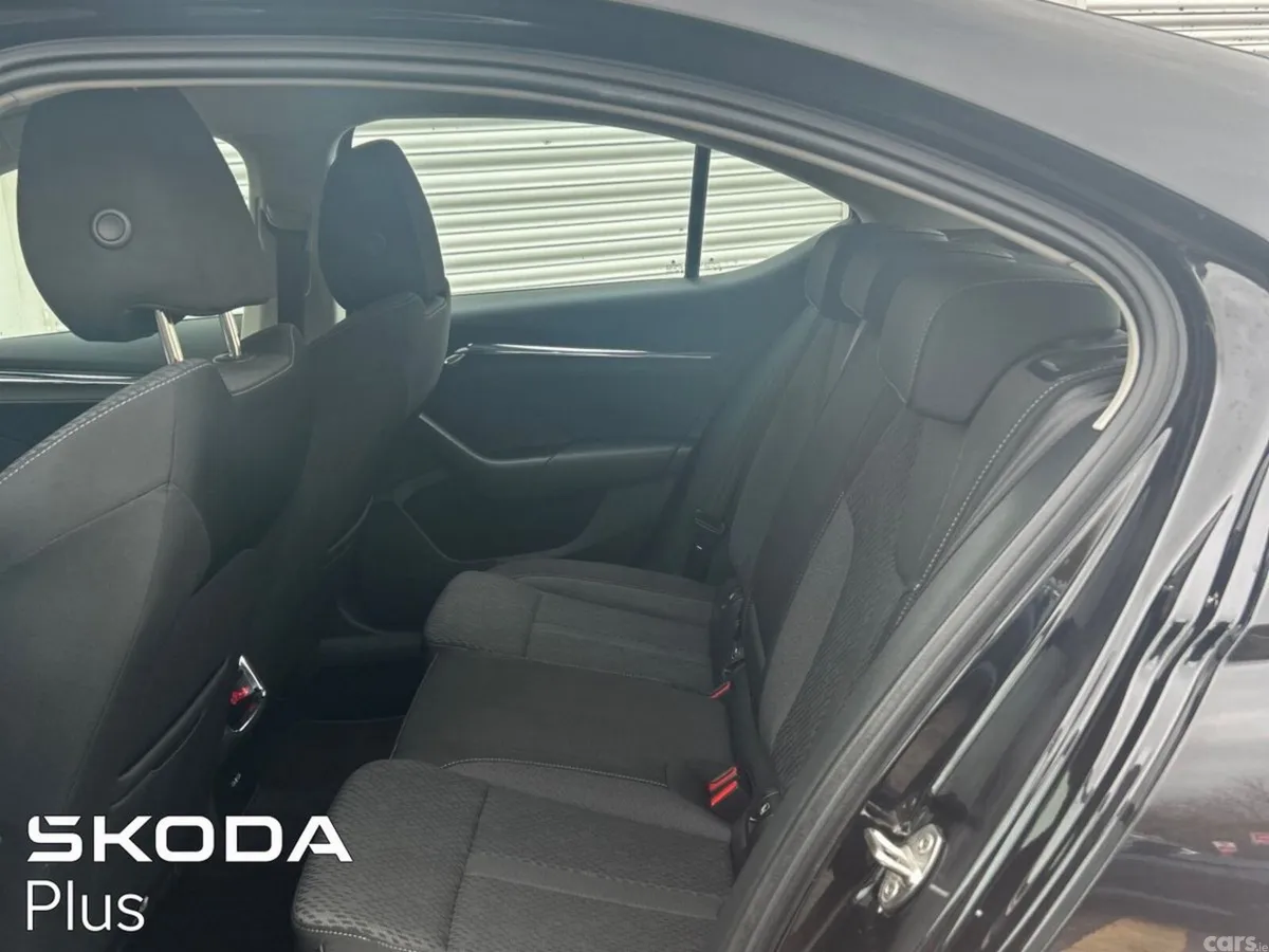 Skoda Octavia Saloon, Petrol, 2023, Black