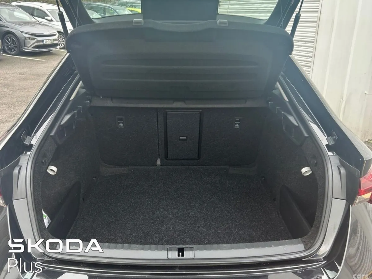 Skoda Octavia Saloon, Petrol, 2023, Black