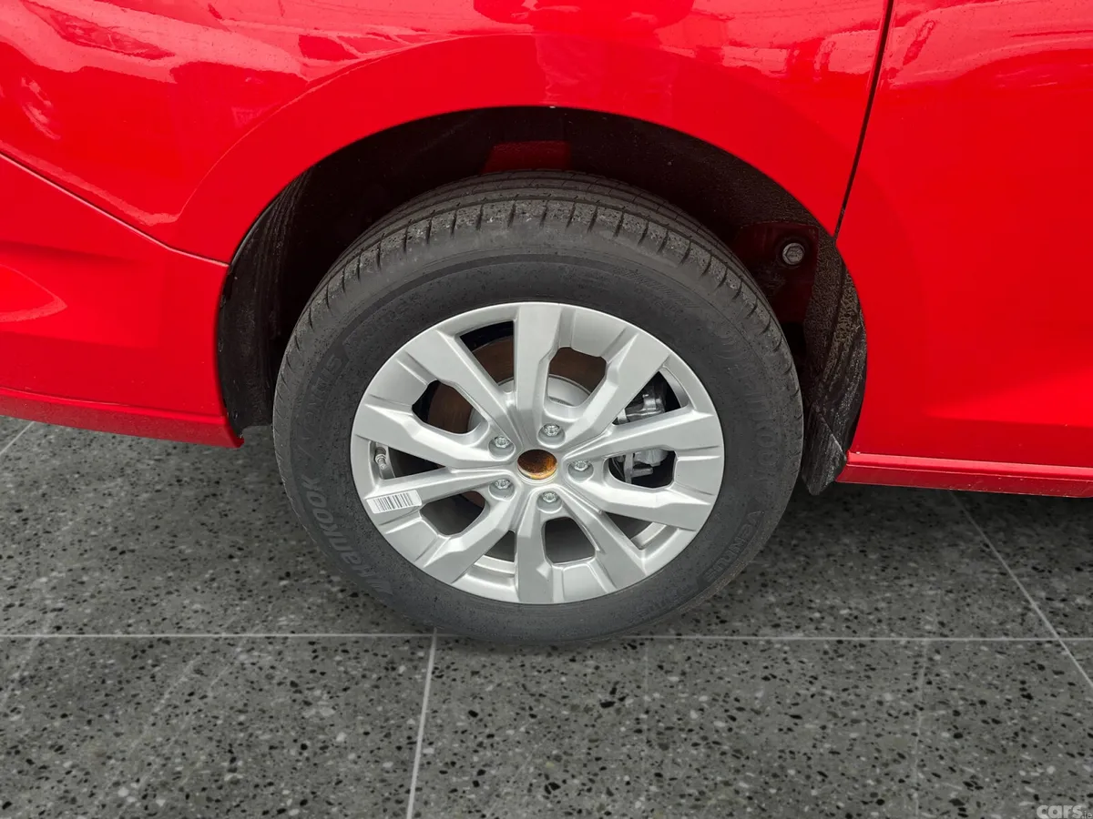 Ford Tourneo Connect MPV, Petrol Plug-in Hybrid, 2026, Red