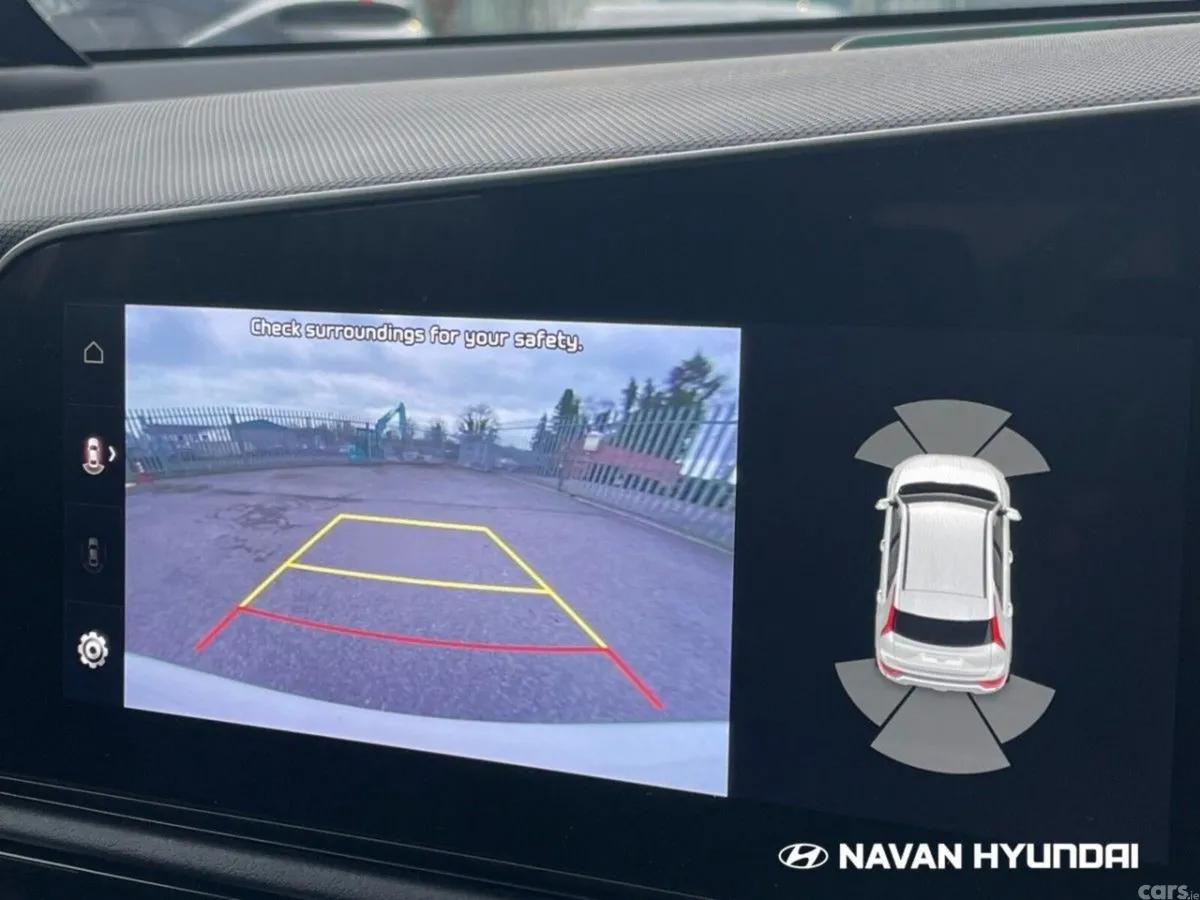 Kia Niro SUV, Petrol Hybrid, 2023, White