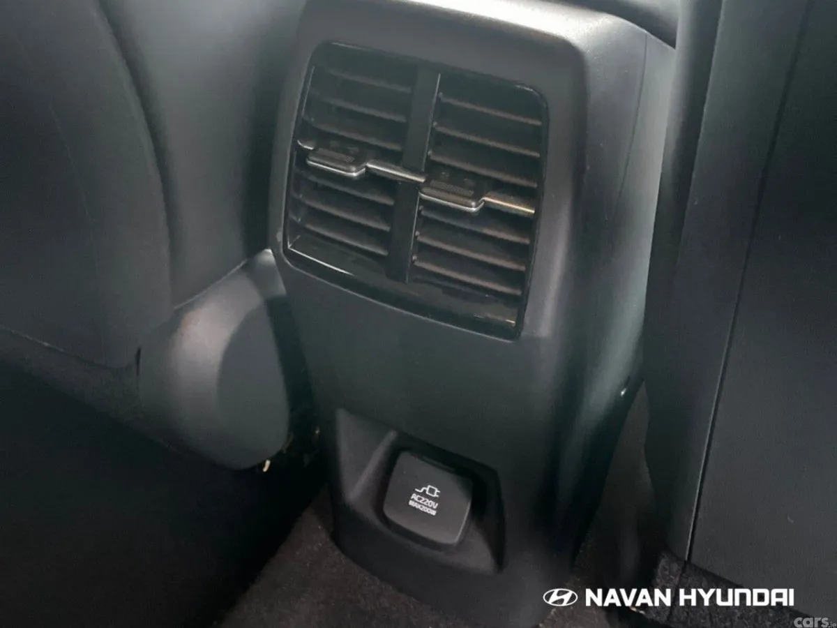 Kia Niro SUV, Petrol Hybrid, 2023, White