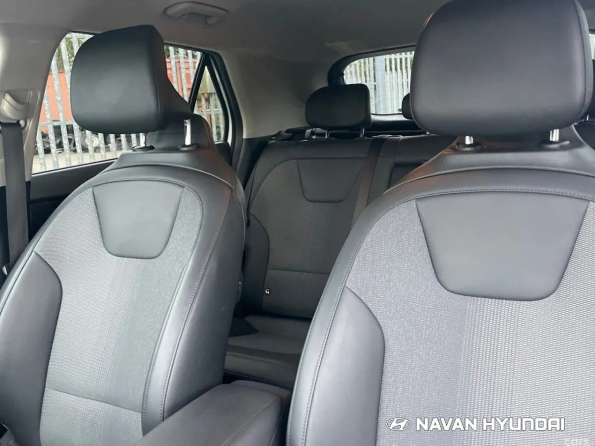Kia Niro SUV, Petrol Hybrid, 2023, White