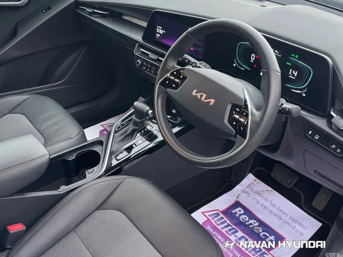 Kia Niro SUV, Petrol Hybrid, 2023, White