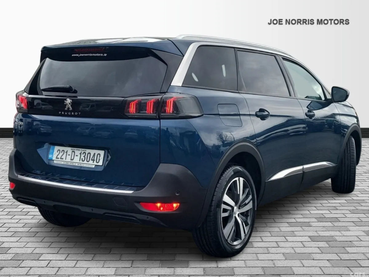 Peugeot 5008 MPV, Diesel, 2022, Blue
