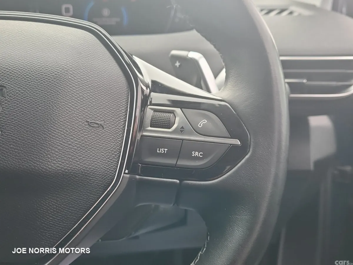 Peugeot 5008 MPV, Diesel, 2022, Blue