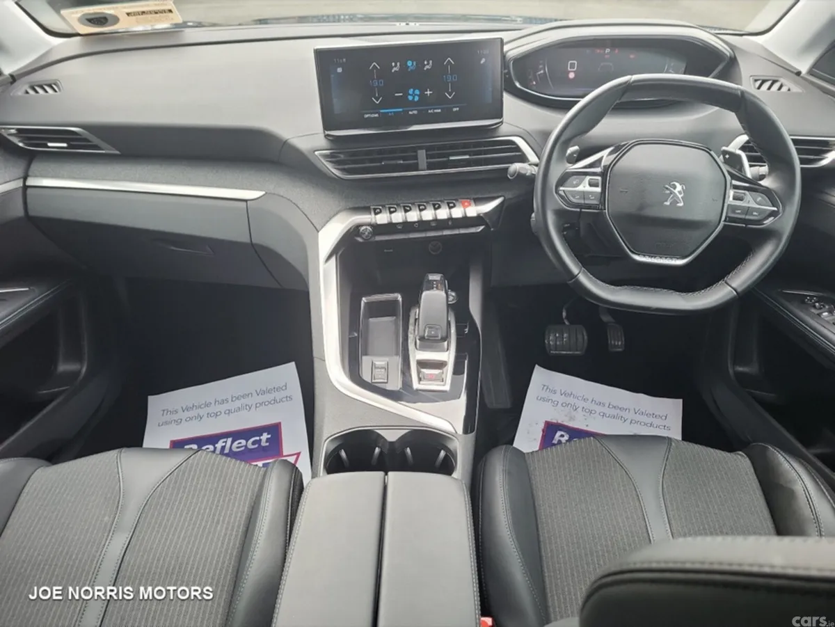 Peugeot 5008 MPV, Diesel, 2022, Blue