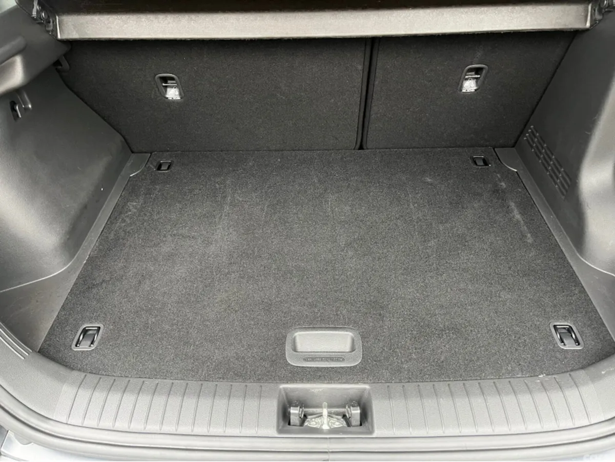 Hyundai KONA Hatchback, Petrol, 2021, White