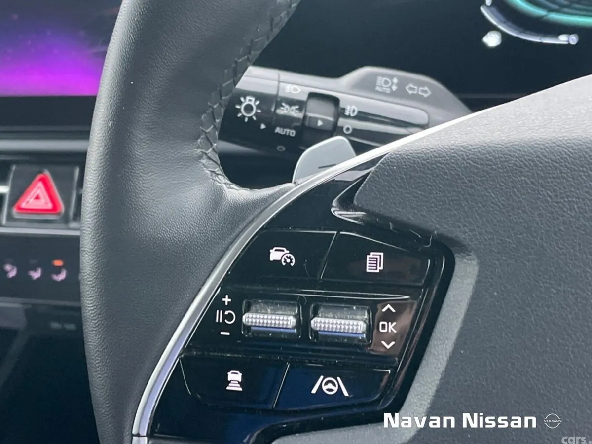 Kia Niro SUV, Petrol Hybrid, 2023, White