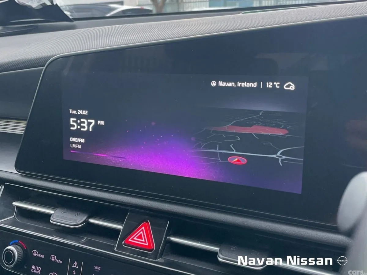 Kia Niro SUV, Petrol Hybrid, 2023, White