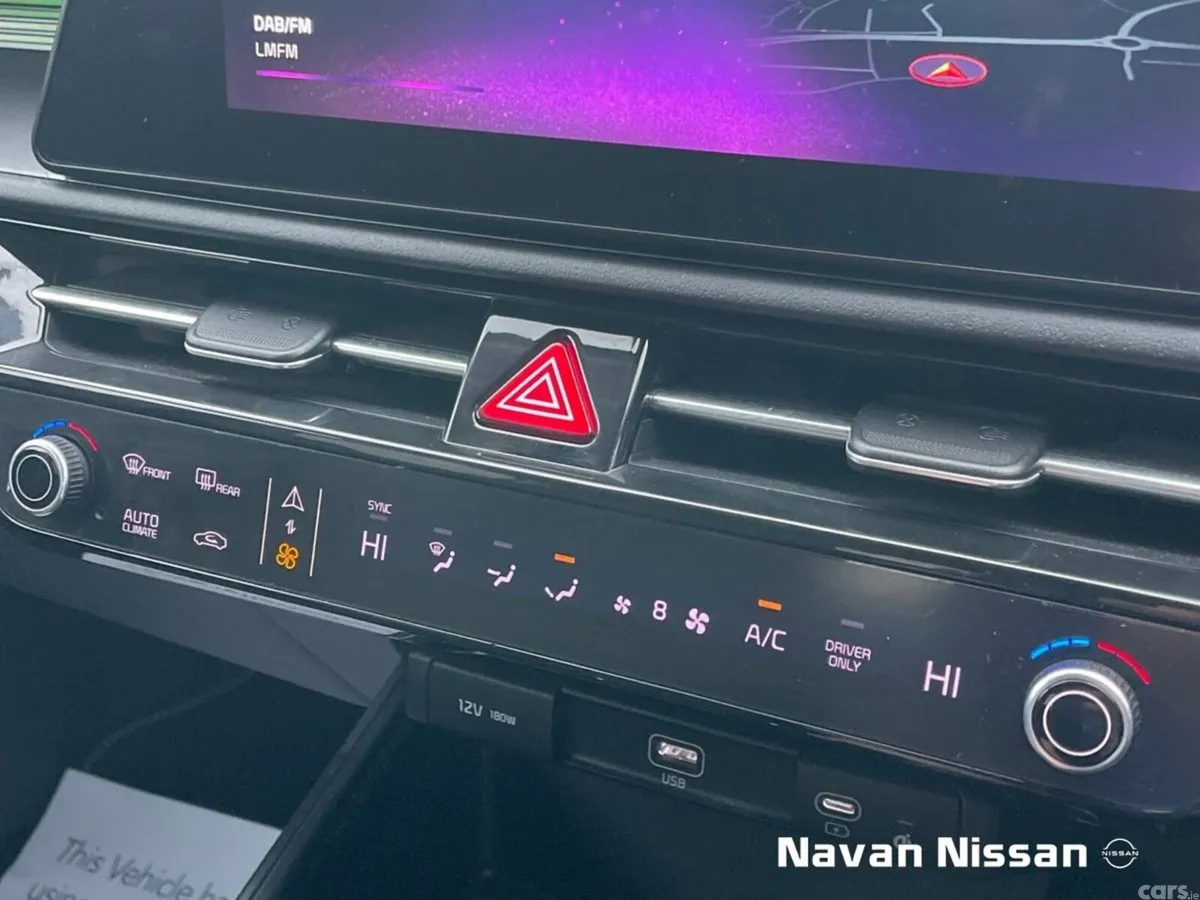 Kia Niro SUV, Petrol Hybrid, 2023, White