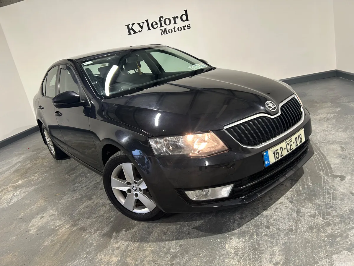 Skoda Octavia Saloon, Diesel, 2015, Black