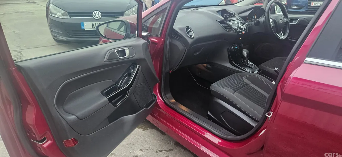 Ford Fiesta Hatchback, Petrol, 2015, Red