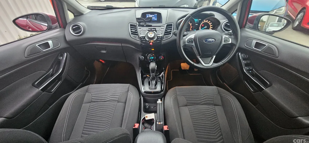 Ford Fiesta Hatchback, Petrol, 2015, Red