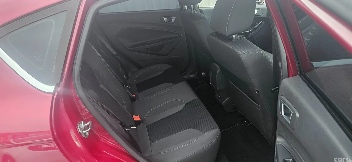 Ford Fiesta Hatchback, Petrol, 2015, Red