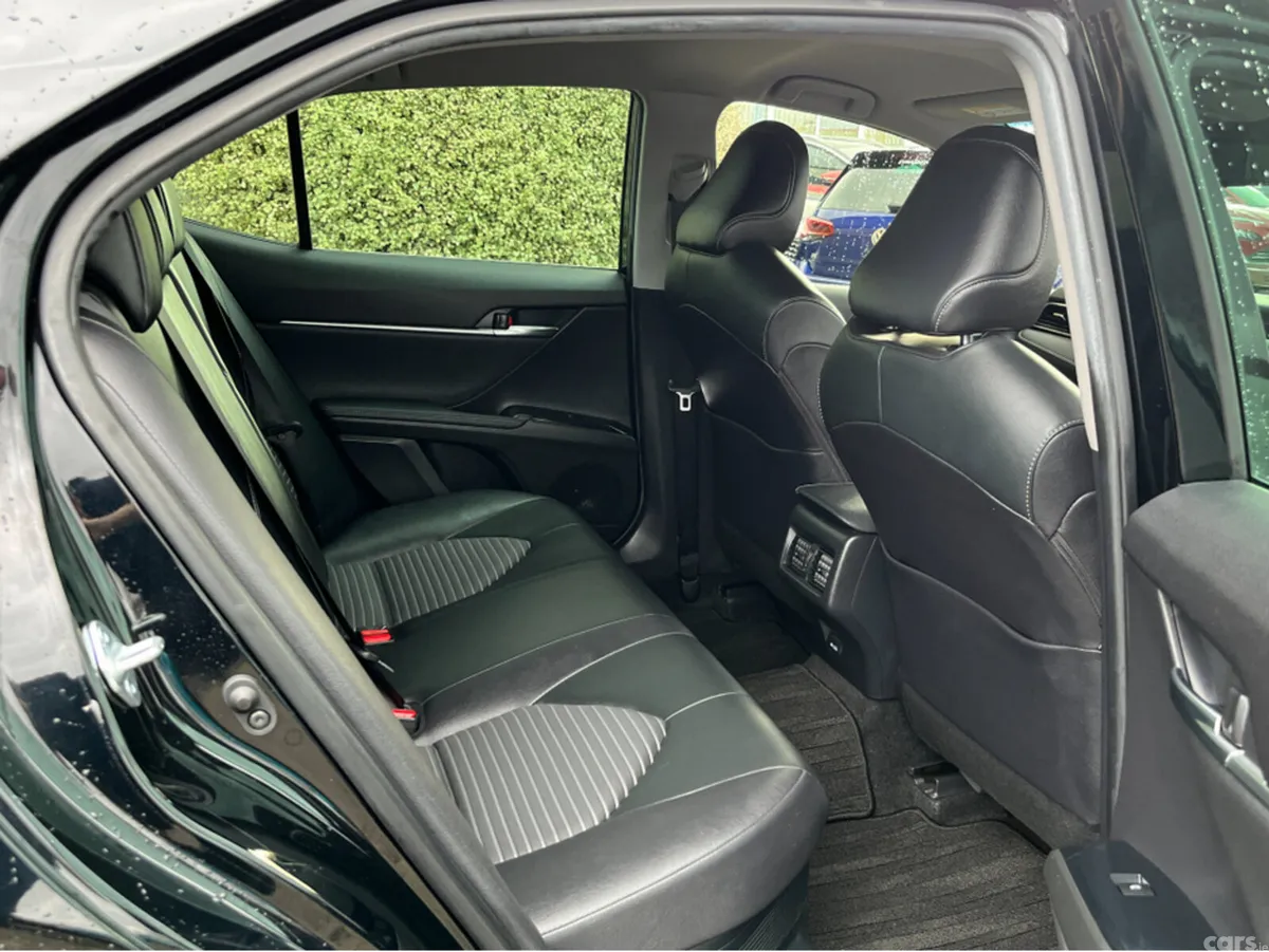 Toyota Camry Saloon, Petrol Hybrid, 2020, Black