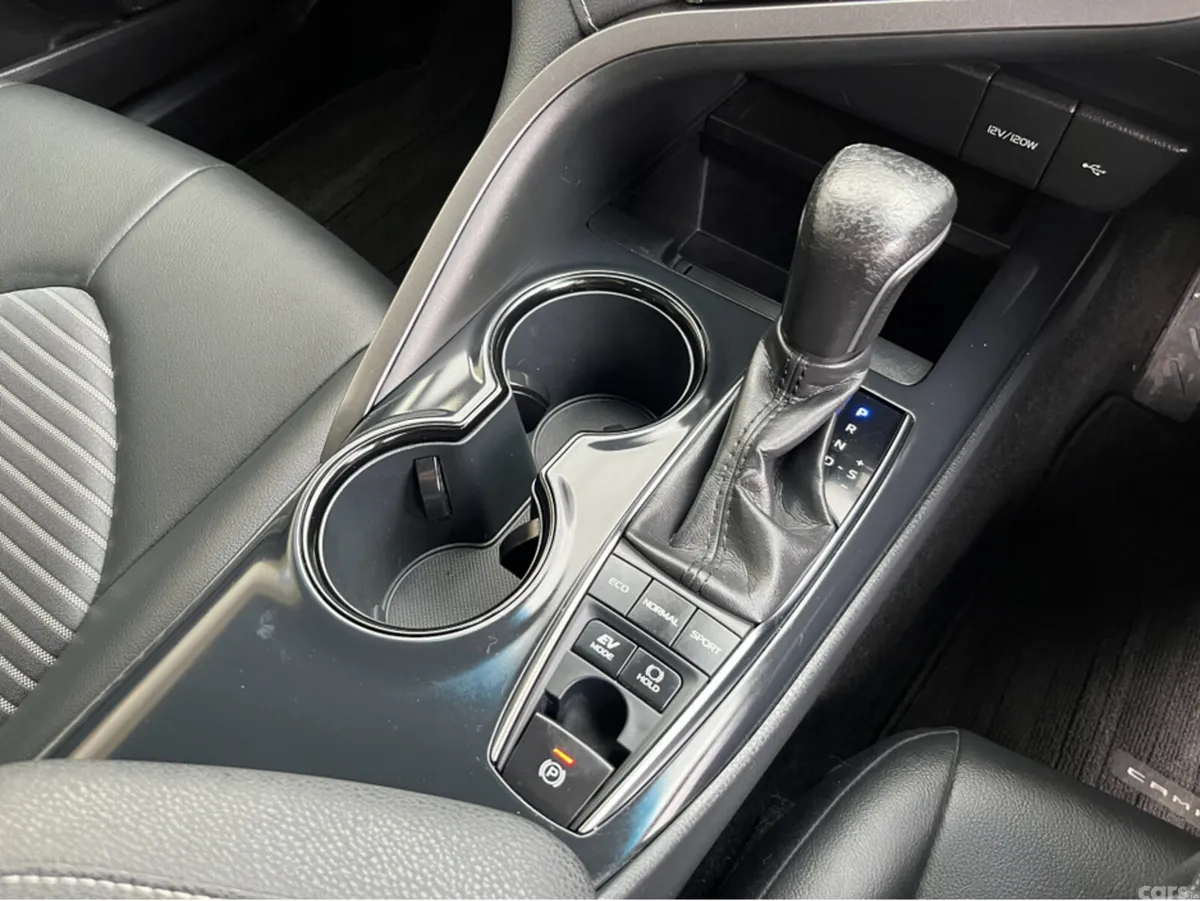 Toyota Camry Saloon, Petrol Hybrid, 2020, Black
