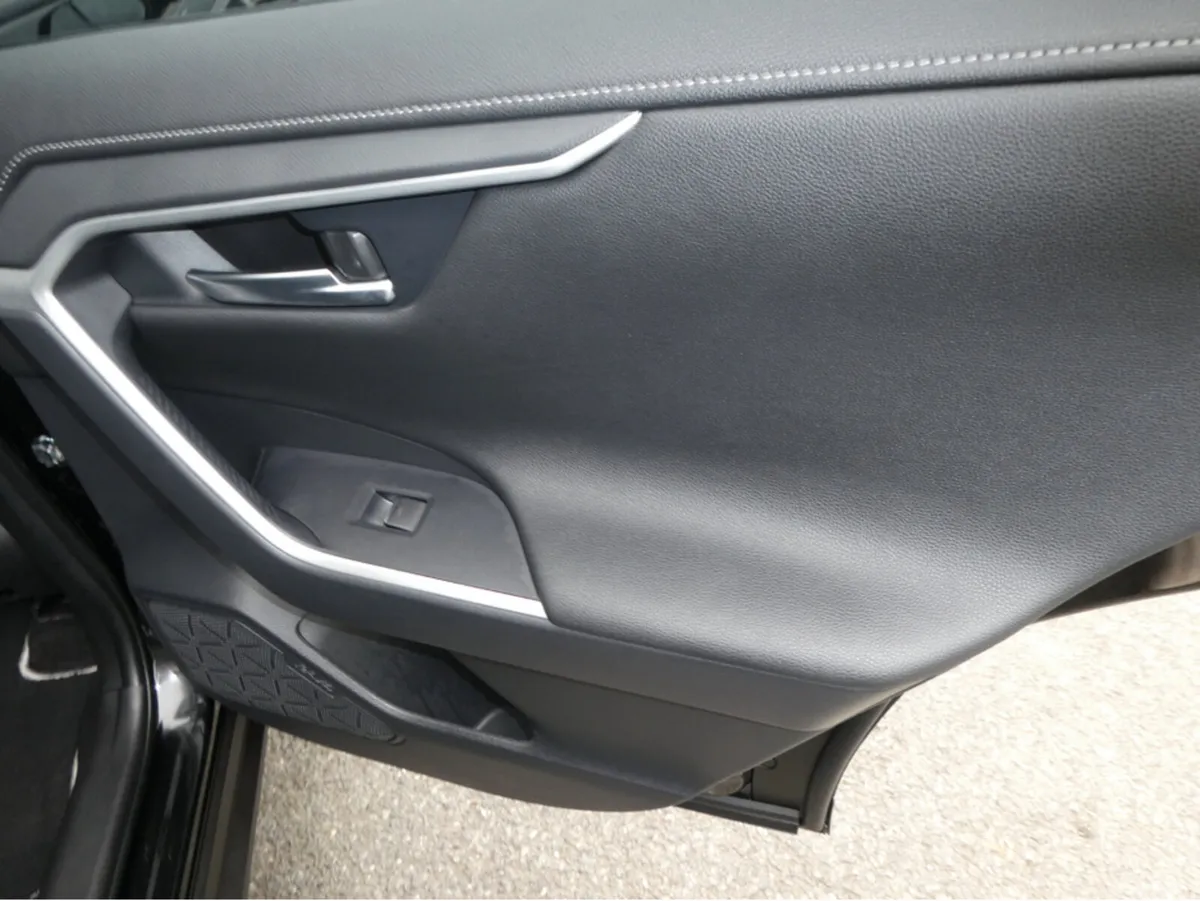 Toyota RAV4 SUV, Petrol Hybrid, 2025, Black