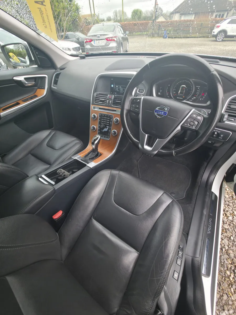 Volvo XC60 SUV, Diesel, 2016, White