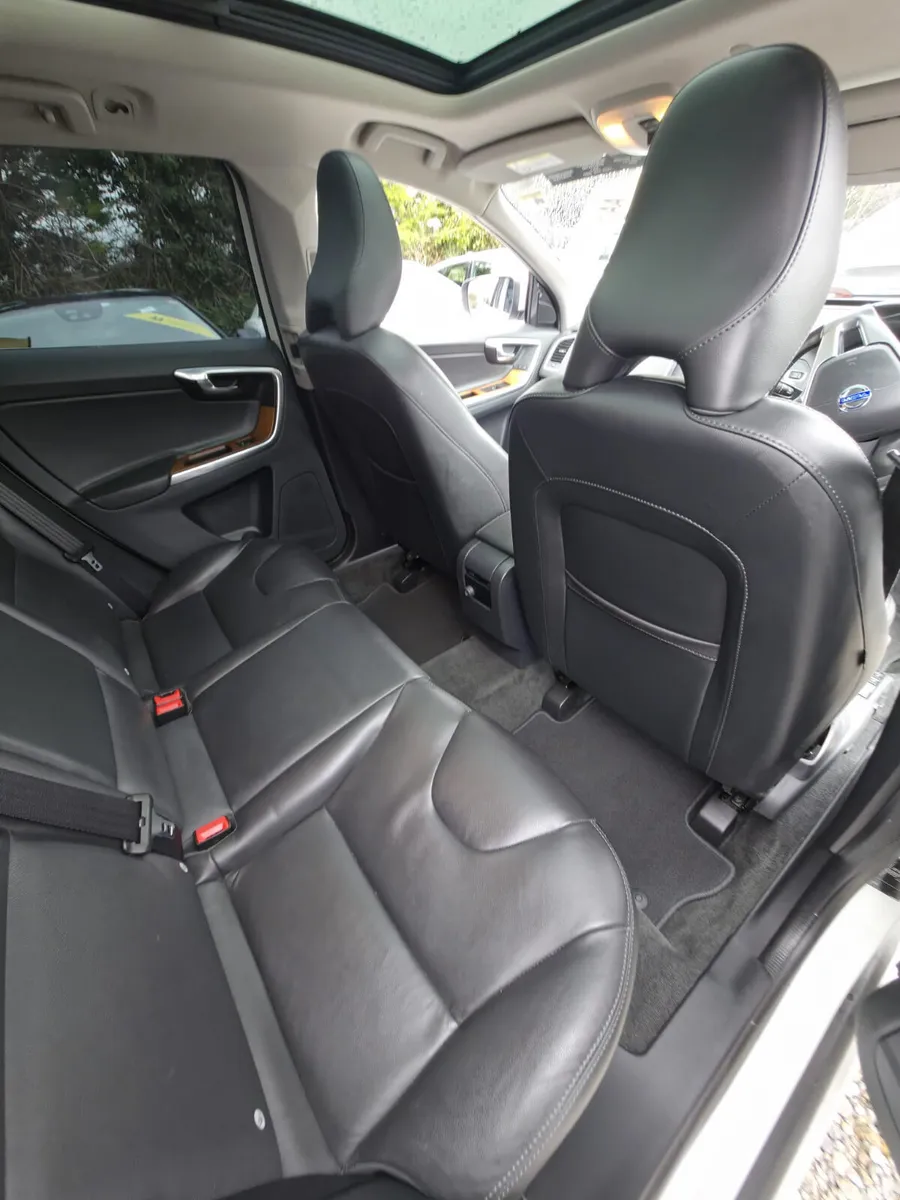 Volvo XC60 SUV, Diesel, 2016, White