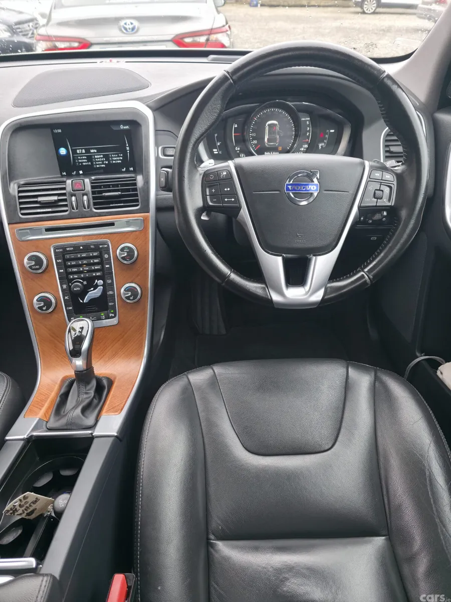 Volvo XC60 SUV, Diesel, 2016, White